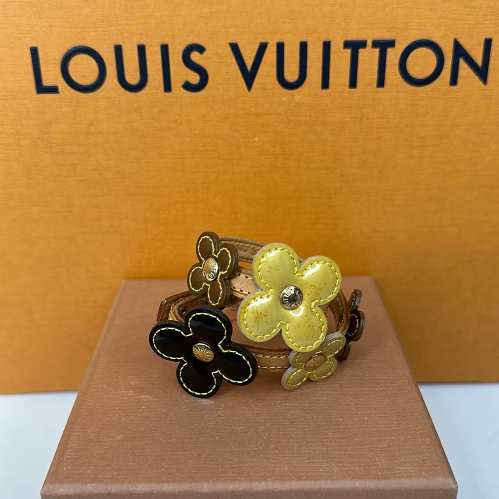 LV43 LOUIS VUITTON Vernis FLeUR convertible choker/bracelet